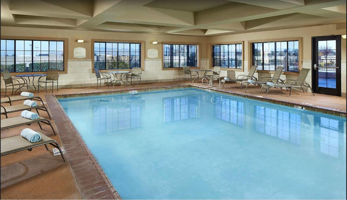 Best Western Hesperia-Victorville Suites Ngoại thất bức ảnh